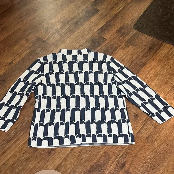 Ann Taylor Factory Navy and Cream women’s Sweater - Small - Picture 7 of 8